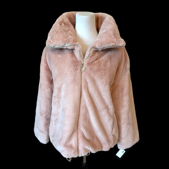 The Lindsi Plush Soft Jacket - Picture 3 of 15